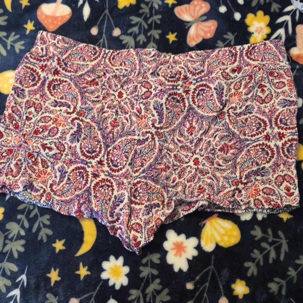 Paisley Print Shorts - Picture 3 of 5